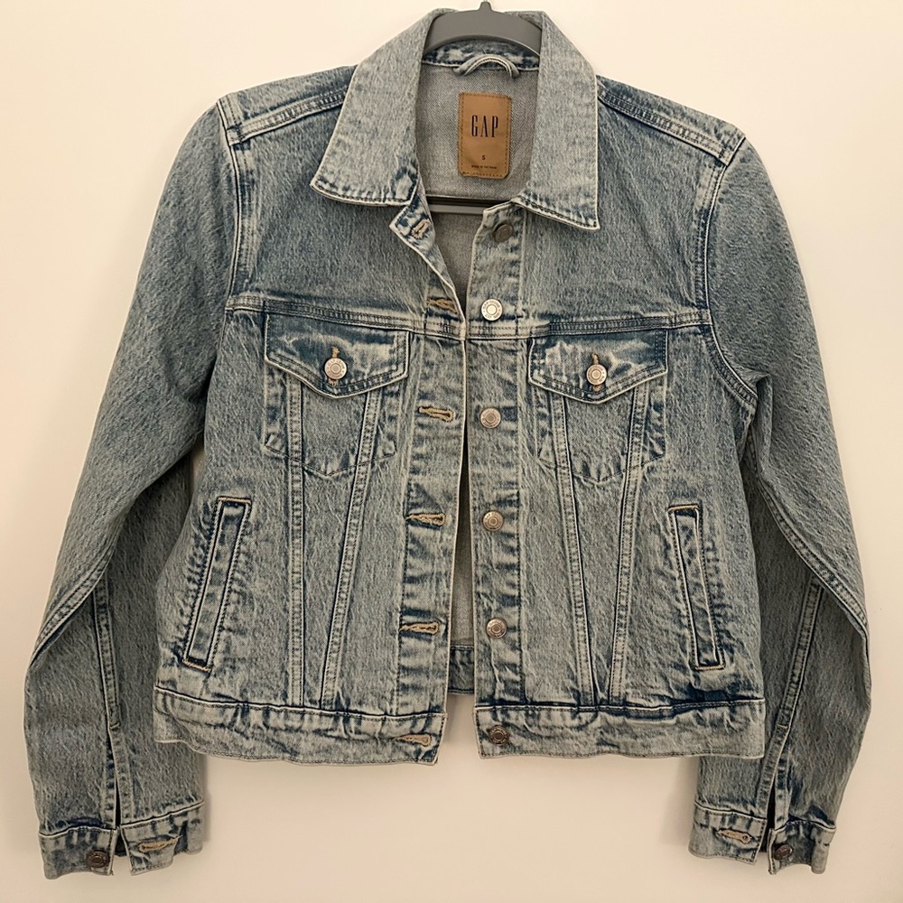 Women’s GAP Light Blue Denim Jacket